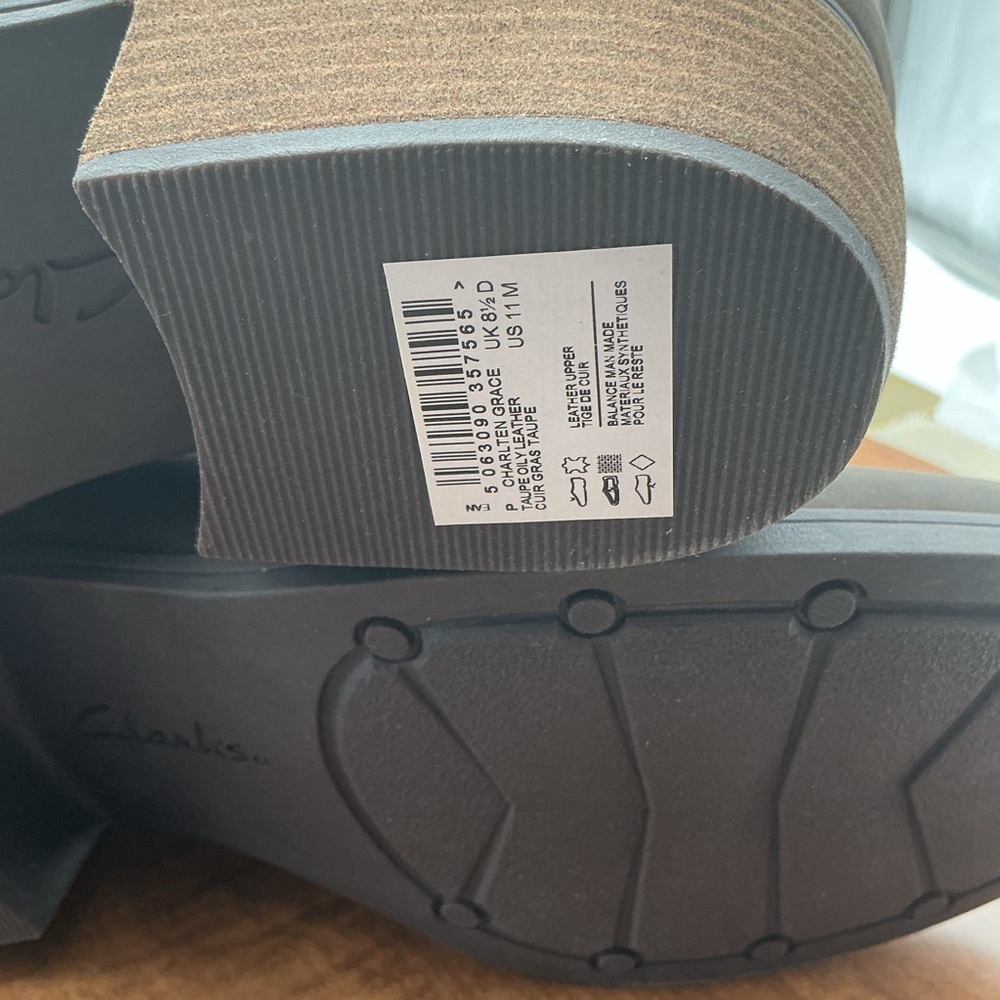 NWT Clarks Charlten Grace taupe oily leather Ankle Boots size 11 - Picture 10 of 12
